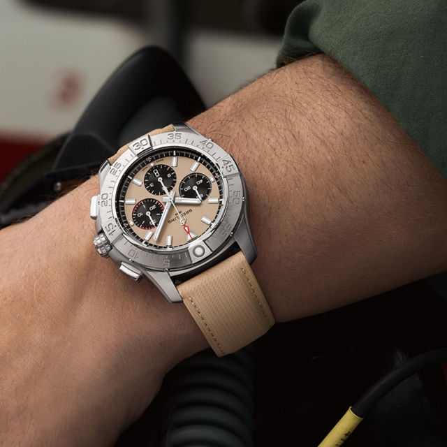 2023_Breitling_Avenger_Chrono 44_Kachel_11