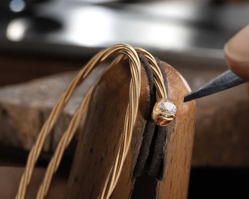 Armband UMARME MICH. Power of solitaire_Fassen