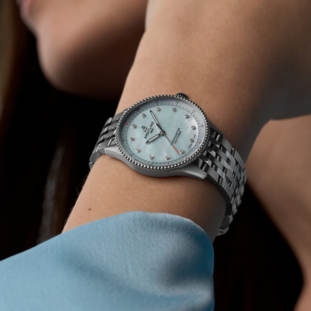 2023_Breitling_Kachel Navitimer32_6