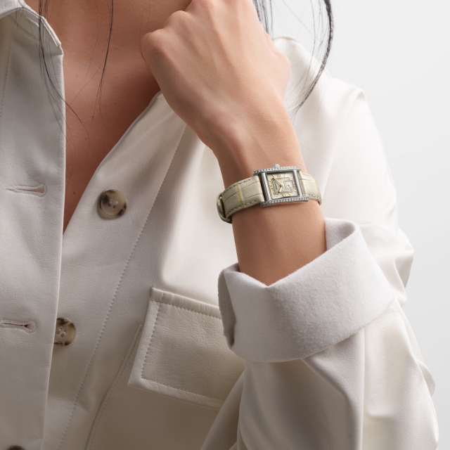 2023_Longines_Kachel Mini DolceVita_Trendfarbe_2