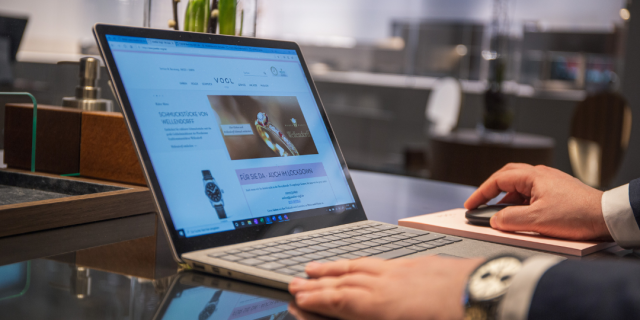 2023_Banner_Karriere_mobil_1 2023_Banner_Karriere_mobil_1