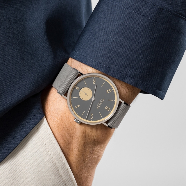 2024 Nomos Tangente 38 Datum Haifischgrau Kachel