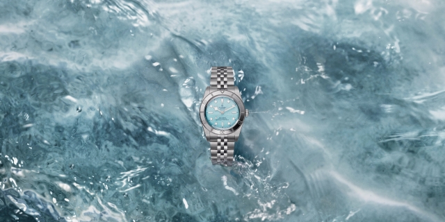TUDOR_NP25_BlackBay54_LagoonBlue_Lifestyle_7 (2) TUDOR_NP25_BlackBay54_LagoonBlue_Lifestyle_7 (2)