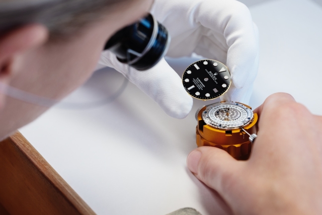 rolex-history-wmfinalassembly_2201fl_004_Mobil